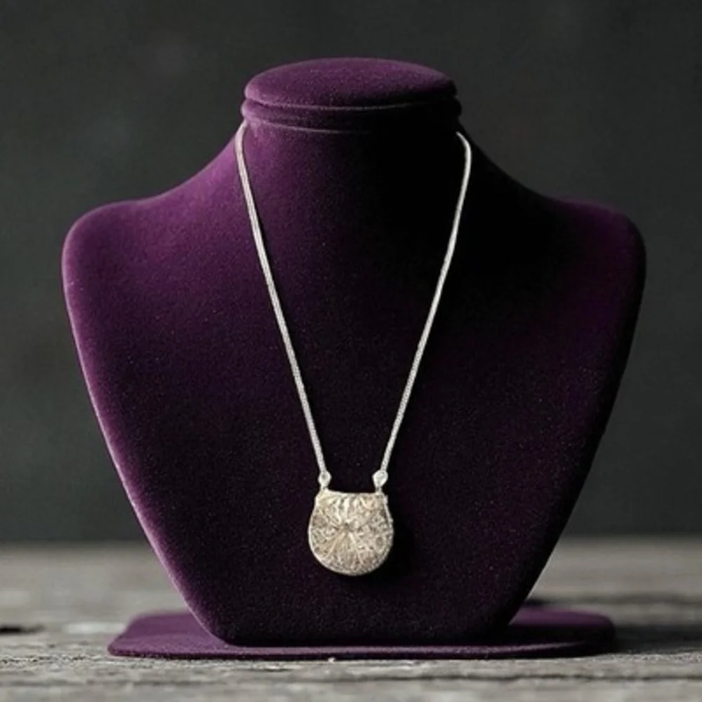 24” Vintage Filigree Mini Purse Pendant Necklace Silver Tone Jewelry
